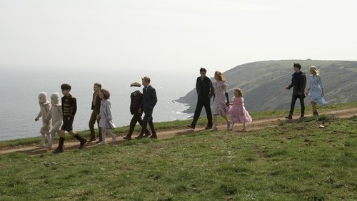 Miss Peregrine's Home for Peculiar Children - Mái Ấm Lạ Kỳ Của Cô Peregrine - Hình 2