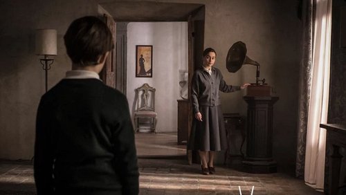 Voice From The Stone - Tiếng Vọng Từ Tường Đá - Hình 2